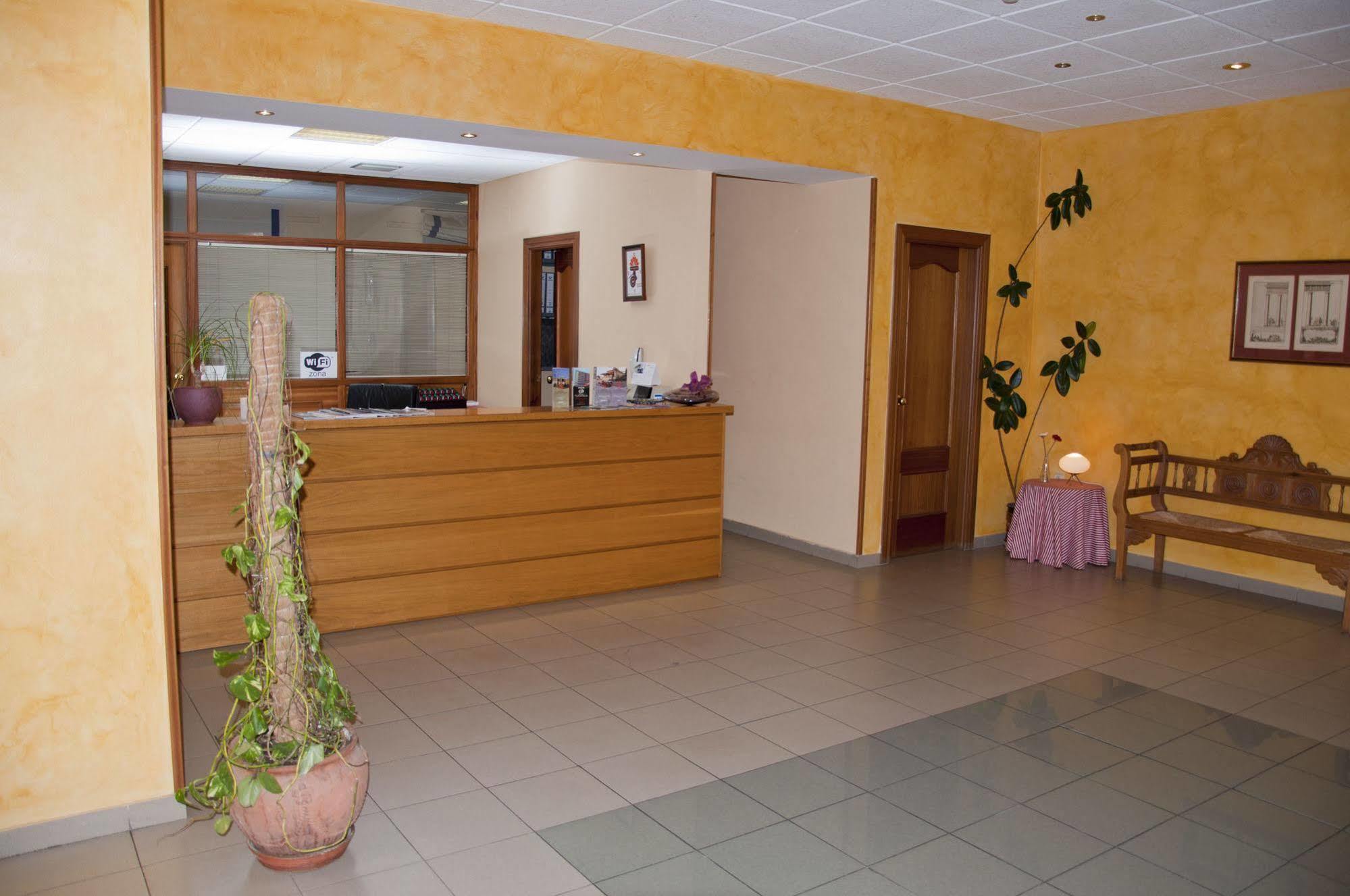Mlc Benavente Hotel Exterior photo
